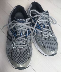 saucony 【 USA10 UK9 EU43 = 28cm 】銀　シルバー　サッカニー　ジョギング　ランニング シューズ