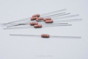 RN60D　1MΩ（1004F）　1/4W　Vishay/DALE　金属皮膜抵抗　新品8個セットG