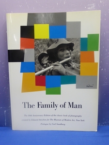 K6　洋書 写真集 THE FAMILY OF MAN エドワード スタイケン/Edward Steichen 30th Anniversary Edition
