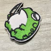 蛙 カエル frog フロッグ ナイフ 【299】☆ 刺繍ワッペン ベルクロ付 ミリタリー サバゲー マジックテープ パッチ_画像3