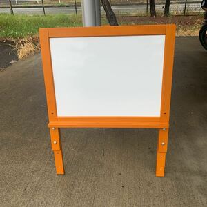 A型看板 ホワイトボード 高さ調整機能付　木製 高級無垢材使用　　89×68cm 未使用
