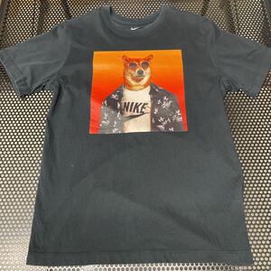 NIKE ナイキ 半袖Tシャツ 黒 ブラック Mサイズ 犬プリント 汚れあり（洗濯済み