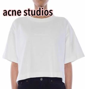 acne studios エンボスロゴTシャツ ホワイト