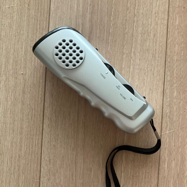 ハンディ AM/FMラジオライト