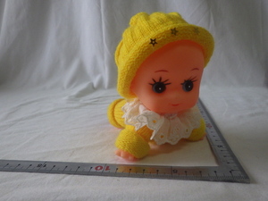 o.. art kewpie doll high high posture knitting wool. hat used 