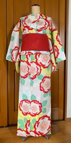 玉城ティナキスミス 薔薇のにぎやかな浴衣 花火大会夏祭り浴衣デート ケイタマルヤマツモリチサト撫松庵ふりふウタタネ