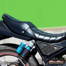 MADMAX バイク用品 KAWASAKI カワサキ ゼファー400(93-95) 2型 レザー タックロールシート ブラック/アンコ抜き ダウンシート【送料800円】_画像6
