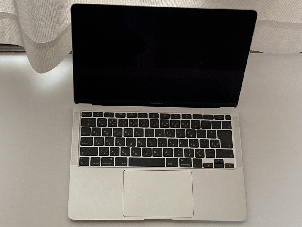 ほぼ新品】 Macbook Air 2022 M2 8GB 256GB 充放電 3 回 Parallels