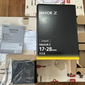 nikon ニコン　NIKKOR Z 17-28mm F2.8 元箱　レンズケース　マニュアル　未記入保証書　レンズ無し