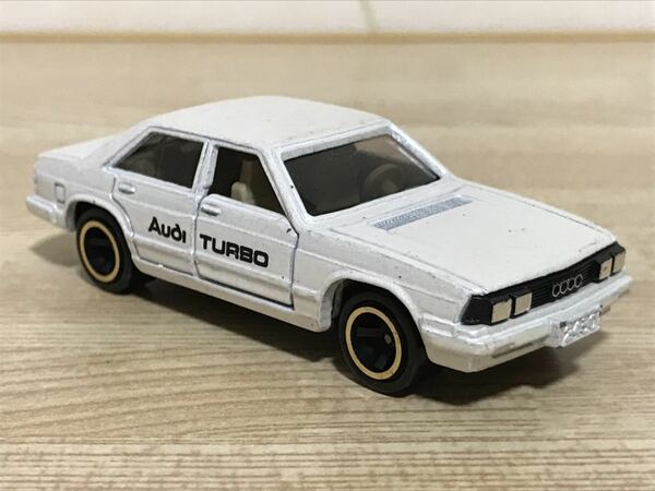 送料無料　トミカ　アウディ　5000 ターボ　日本製　ミニカー　TOMICA AUDI TURBO JAPAN 旧車 当時物