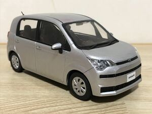 送料無料　1/30 トヨタ　スペイド シルバーメタリック　カラーサンプル ミニカー　箱無し　TOYOTA SPADE 色見本 店頭展示用