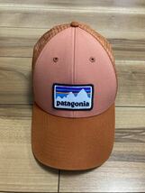 patagonia パタゴニア p6 トラッカーハット　トラッカーキャップ　メッシュキャップ キャップ帽子 オレンジ　フリーサイズ　美品_画像1
