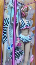しましまビキニのバービー Barbie ファッションモデルコレクション Black and White Bathing Suit バービー ビキニ 人形 _画像3
