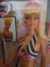 しましまビキニのバービー Barbie ファッションモデルコレクション Black and White Bathing Suit バービー ビキニ 人形 _画像4