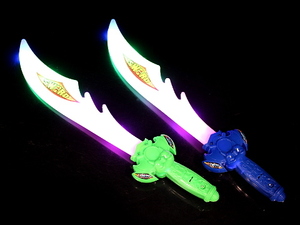☆光るおもちゃ　フラッシュパイレーツ剣　2本セット☆ 