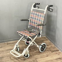 折り畳み車椅子【中古】美品 KADOKURA カドクラ 車椅子 車イス 車いす 軽量 折り畳み 介護 キャリーケース付き/54382_画像1