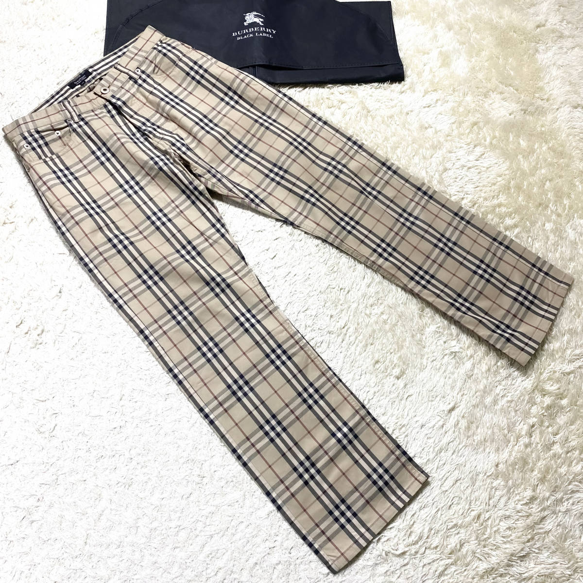 バーバリー レザー パンツの値段と価格推移は?|5件の売買データから