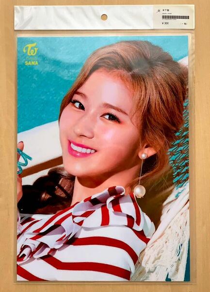 トゥワイス TWICE のSANA サナ のラミネート加工写真、(下敷き) A4サイズ Kポップ　