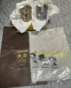 【未使用品】 ワンピース 海賊袋 Tシャツ コップ 外袋の4点セット 麦わらの一味 ルフィ ゾロ サンジ エース サボ ③【缶バッジなし】