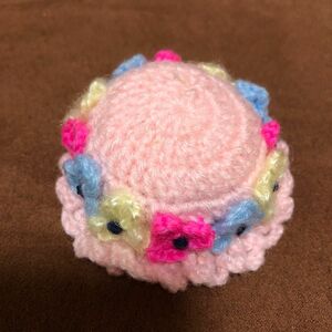 ハンドメイド　かぎ針編み　お花の帽子型針山