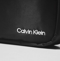 新品　Calvin Klein　カルバン・クライン　CK　ショルダーバッグ　ムック本_画像2