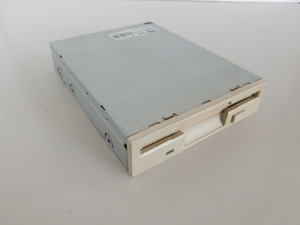  Junk 3.5 -inch floppy Drive 34 pin built-in FDD tech media TFD-310 flat cable type desk top present condition goods 