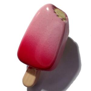 ストロベリー　イチゴ　いちご　苺　アイスクリーム　チョコレート　ピンバッジ　ピンズ　ピンブローチ　ブローチ　ラペルピン　ピンク色