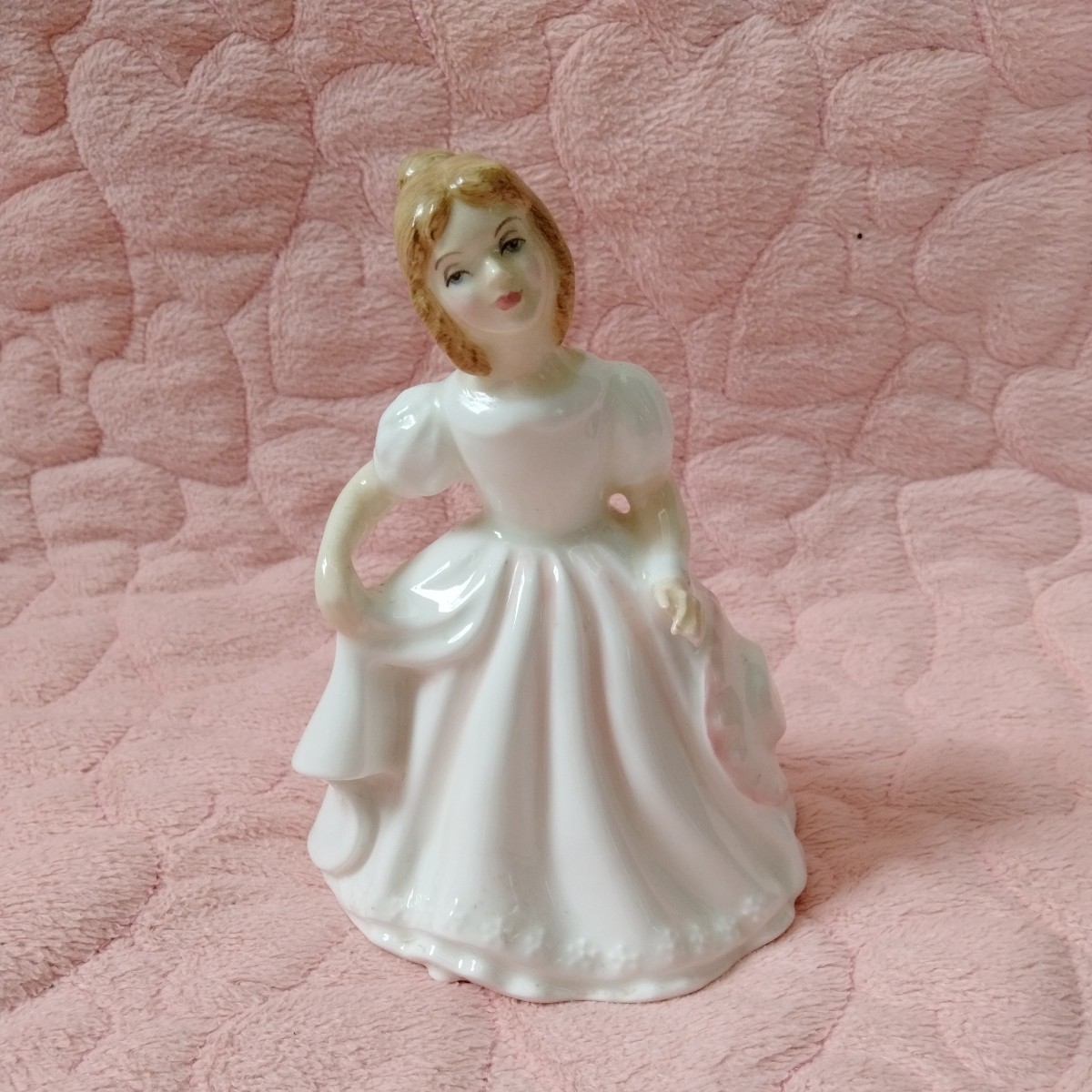 2023年最新】ヤフオク! -ロイヤルドルトン 人形(ロイヤルドルトン)の