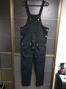 サロペット　メンズのMサイズのはずが、着ようとしても足先からしてはいらないほど小さいので、女性向きかも(￣。￣;)