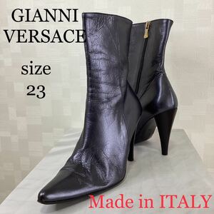  Italy made Gianni Versace . middle boots 