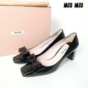 極美品 MIU MIU ミュウミュウ サイズ36.5 約23.5㎝ スクエアトゥ チャンキーヒール パンプス エナメル リボン ビジュー 黒 ブラック