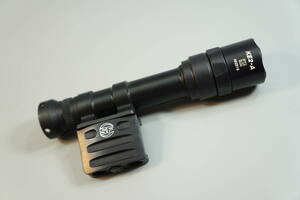 Surefire M600 KE2A 500ルーメン (Leupold Nightforce PEQ PVS PSQ ATPIAL ptw LA5 peq15 wilcox )