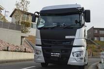 １７FUSO　トレーラー　大型　スーパーグレート　フロントバイザー（FRP)　架装、ユーロ　　H-LINEブランド_画像3