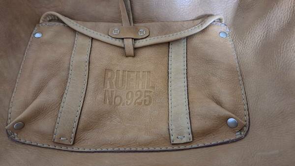 RUEHL No.925。 ハンドバッグ。 本革。イタリア製。ブラウン
