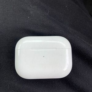 AirPods 充電ケース エアーポッズ Apple アップル MMEF2J/A イヤフォン イヤホン 完全ワイヤレスイヤホン 