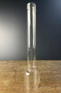 蔵出し ランプ ホヤ ガラス 高さ 約25.5センチ オイルランプ ホヤ瓶 時代物 硝子 骨董 照明 工芸ガラス アンティーク ガラス A-15