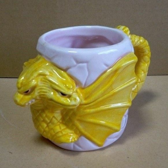 ゴジラ　GODZILLA　キングギドラ　マグカップ　ピンク　イエロー　プライズ品　陶器