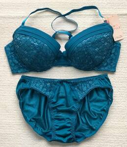 Triumph AMOSTYLE bra E70& shorts M size green * free shipping 