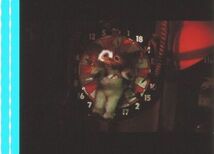 グレムリン 35mm映画フィルム ザックギャリガン ビリーペルツァーフィービーケイツ ケイトベリンジャー ジョーダンテ ●GREMLINS 連続5コマ_画像1