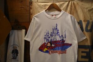 グッドプリント◎USA製90sビンテージDISNEY DESICNSディズニー半袖プリントTシャツL白ホワイト綿100アメリカ製アメカジストリートn23840