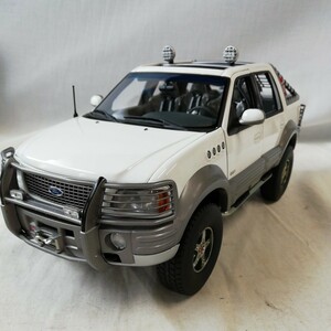 g_t　J901　オートアート　1/18　フォード　ヒマラヤ　エクスペディション　Ford　himalaya　AUTOart　ミニカー　中古