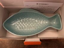 レア！新品、箱入り◆ LE CREUSET 【ル.クルーゼ 】◆フィッシュディッシュ S クールミント メレンゲ フランス　大人気　魚　廃盤品_画像2