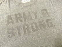 ☆管理NO.720☆サイズM 古着 OLD NAVY Collectabilitees ARMY STRONG ヴィンテージ Tシャツ グレー色系☆_画像2