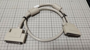 SCSI cable 68pin - 68pin approximately 70cm Sun Microsystems 530-2383-01