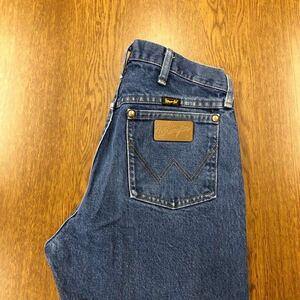 【EI403】Wrangler W31 L32 ジーンズ ジーパン デニムパンツ メンズブランド古着 ラングラー 送料無料