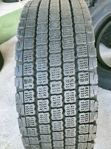 A415 245/70R19.5 136/134J ４本セット　BRIDGESTONE W910 冬タイヤ 2本2019年製、2本2020年製