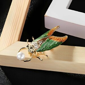 S2401[ animal ] pearl . semi brooch / green 