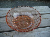 【A30914】ガラス鉢 深皿 花びら型 薄橙色 昭和レトロ/アンティーク_画像2