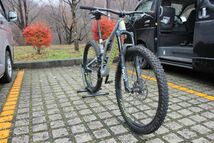 B078b 自転車スタンド NinoLite スプリング式 自転車収納 移動も楽々 省スペースでコンパクト 保管 ディスプレイ 玄関収納 室内_画像10