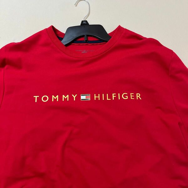 TOMMY HILFIGER 長袖Tシャツ